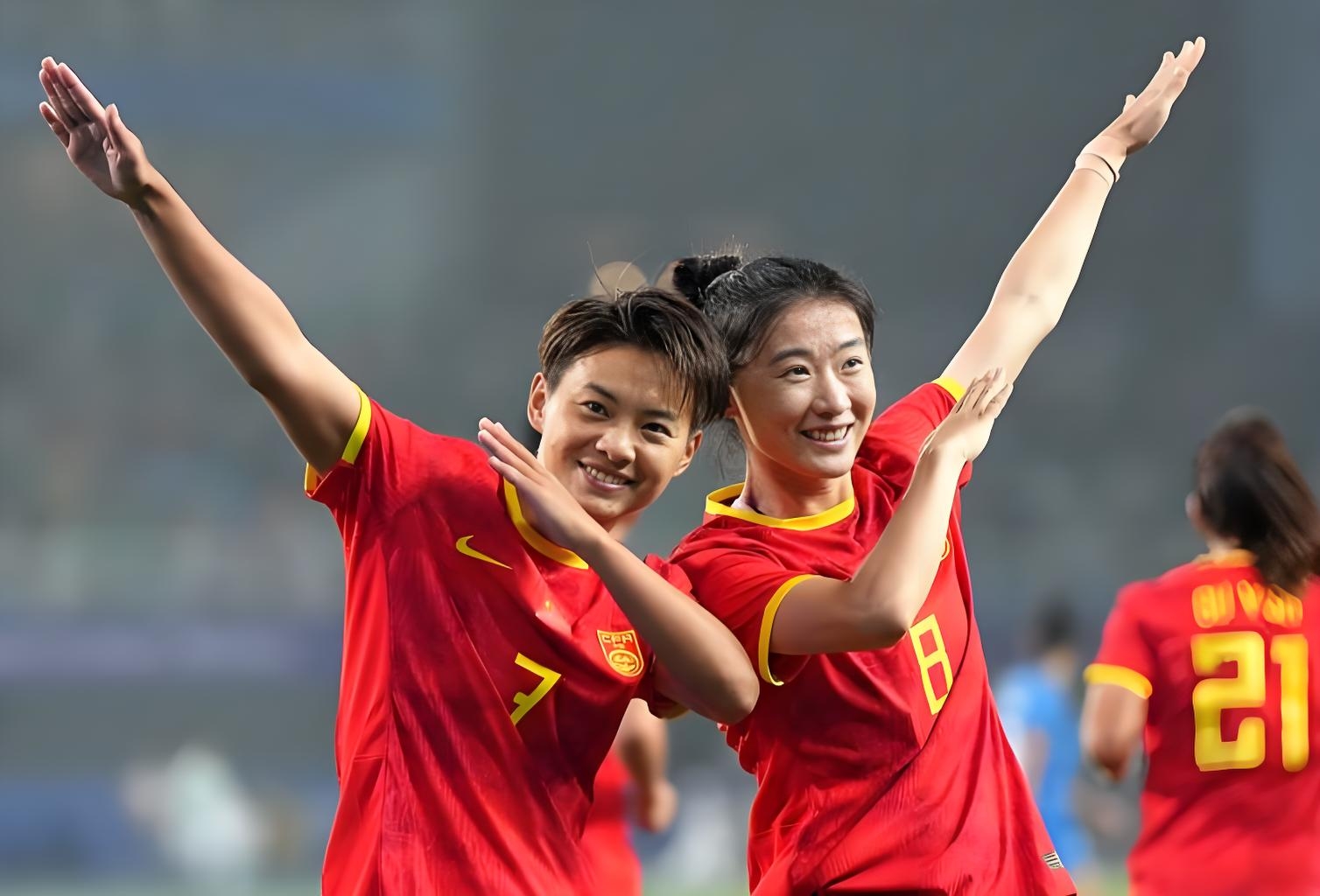女足国家队战术多变出奇制胜，教练智慧指导取胜