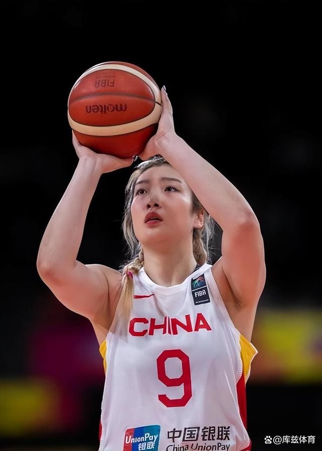 乌克兰女篮队员克服困难，迎战强手