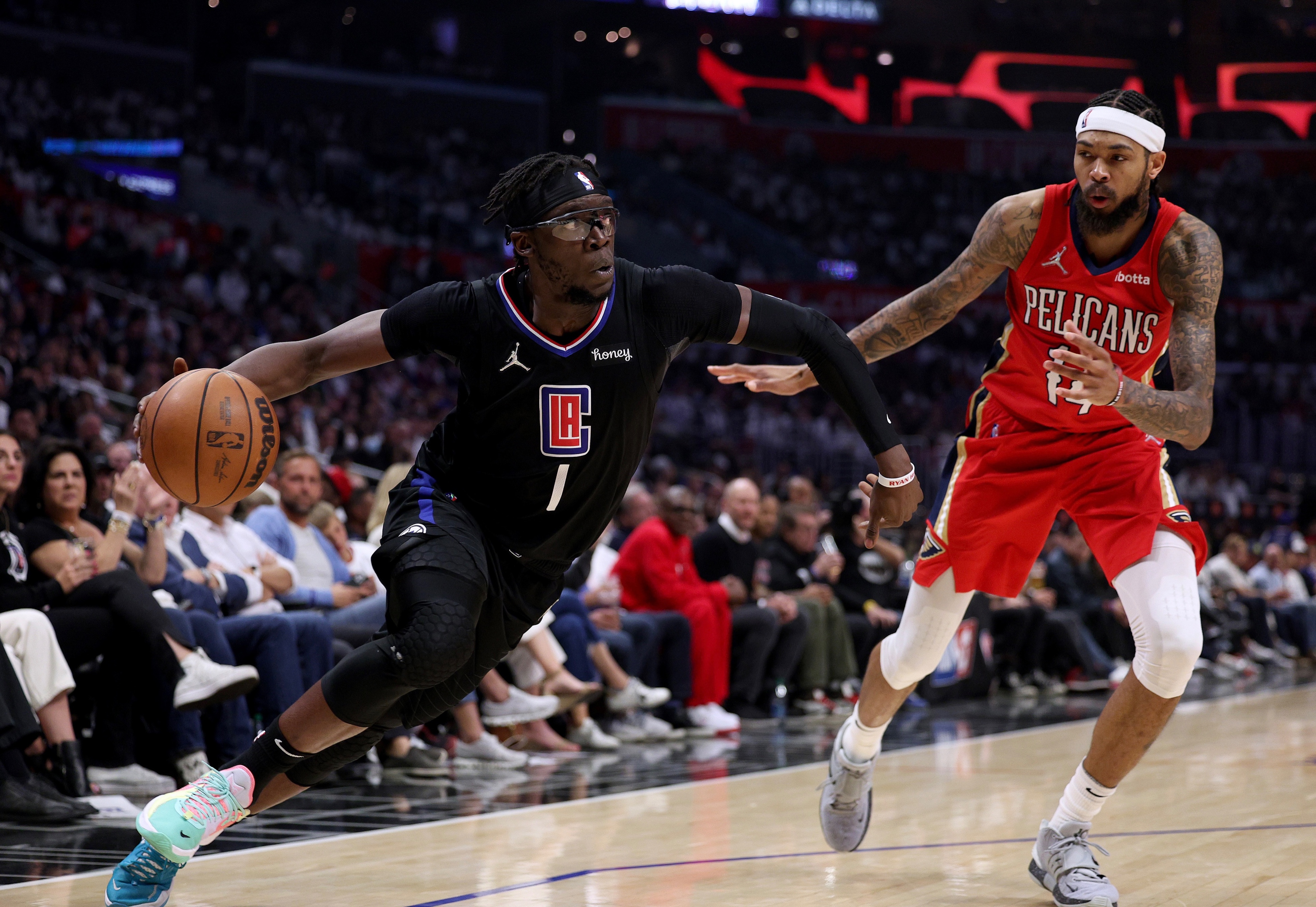 关于世乒赛次回合对决在即!巴塞罗那演练定位球,洛杉矶快船密集防守应对的信息